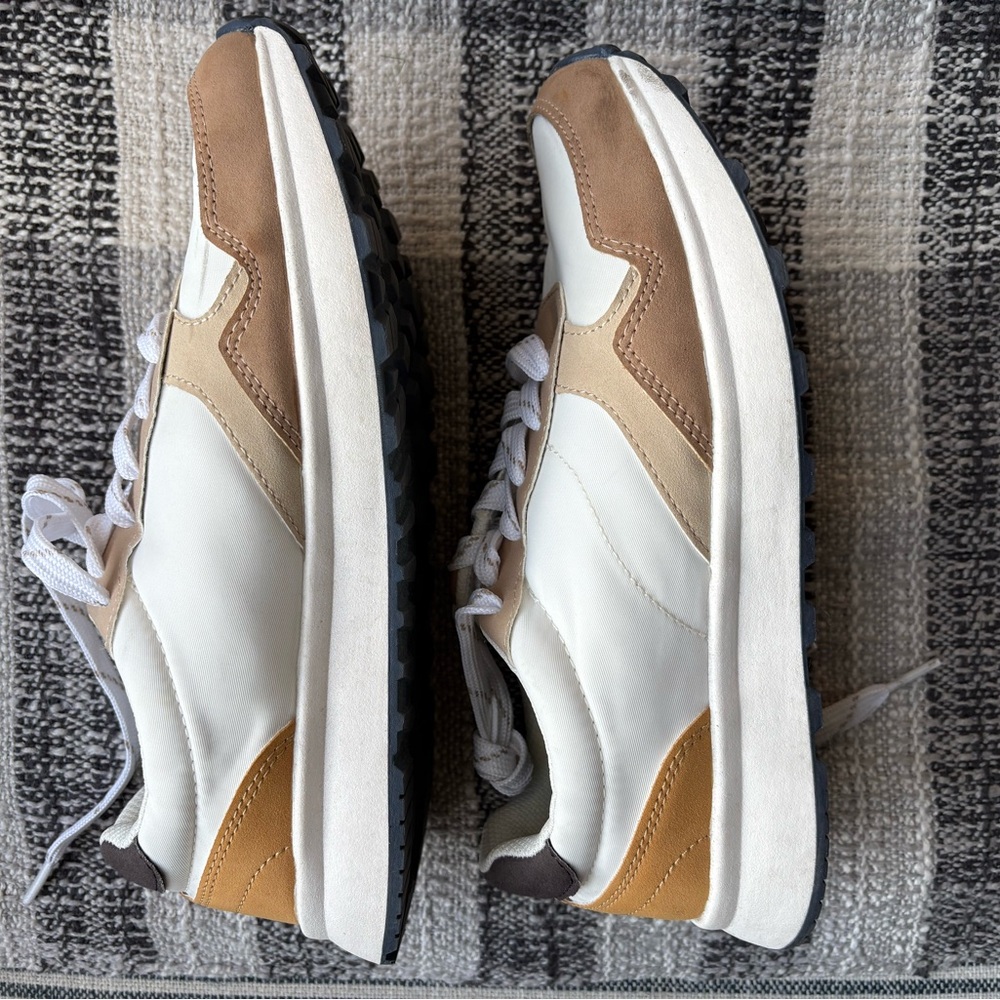Serra Women's Sneakers in White and Tan